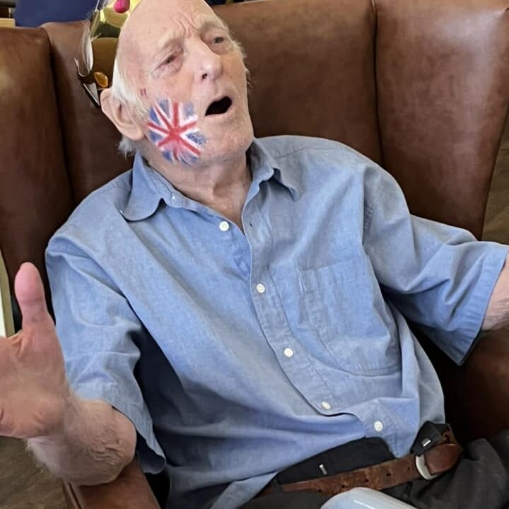 3 3